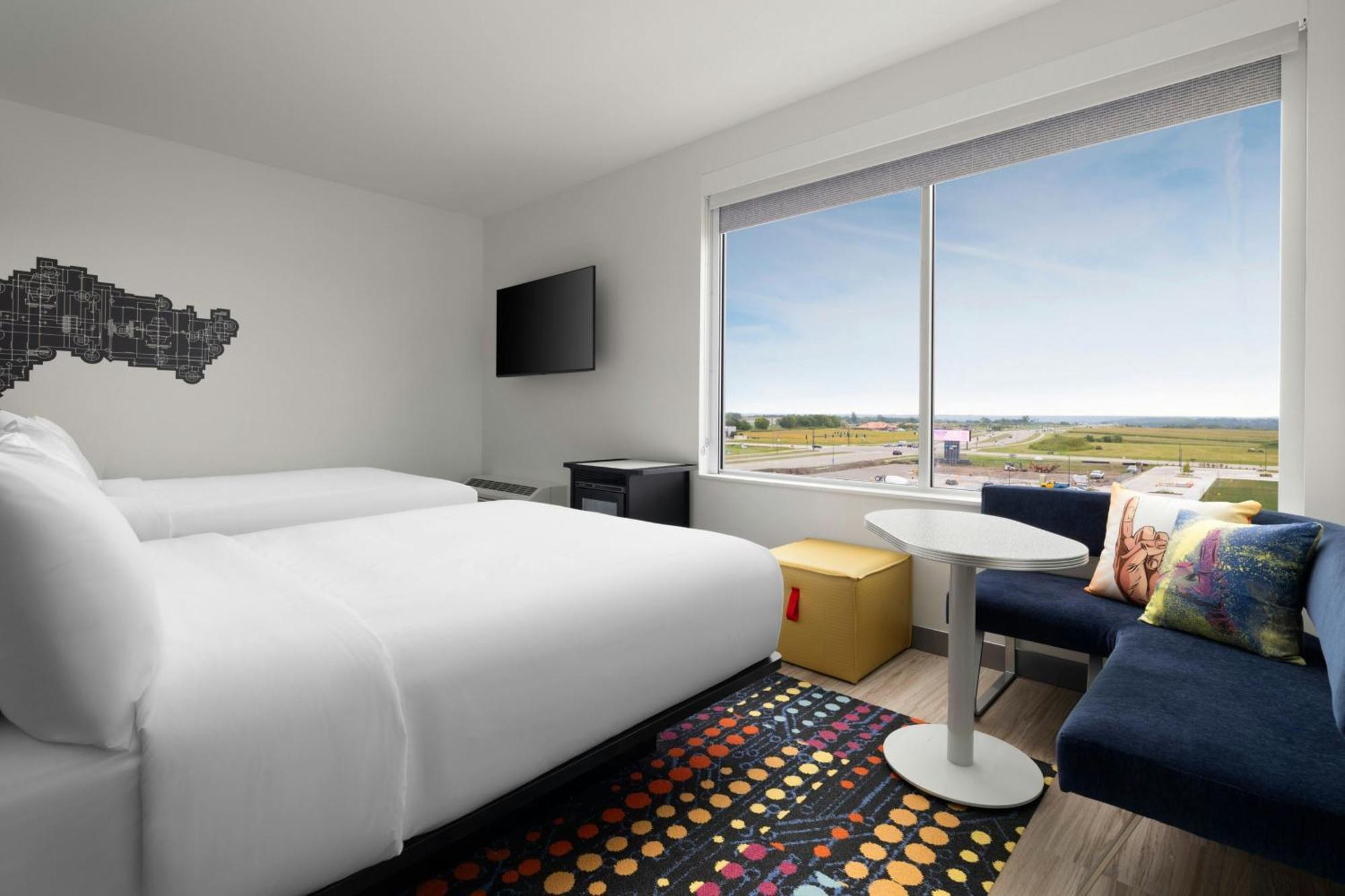 Aloft Waukee Hotel Exterior photo