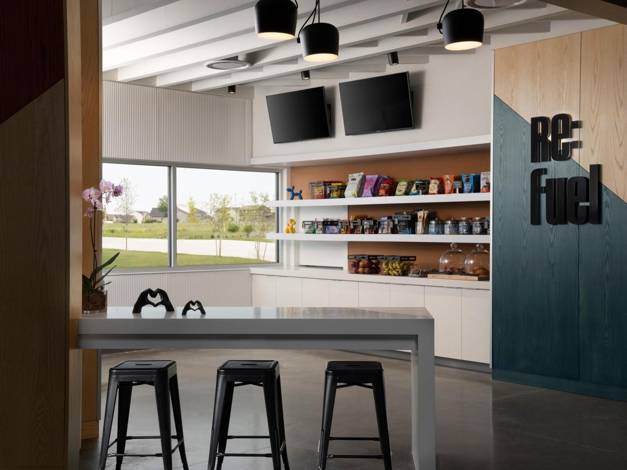 Aloft Waukee Hotel Exterior photo